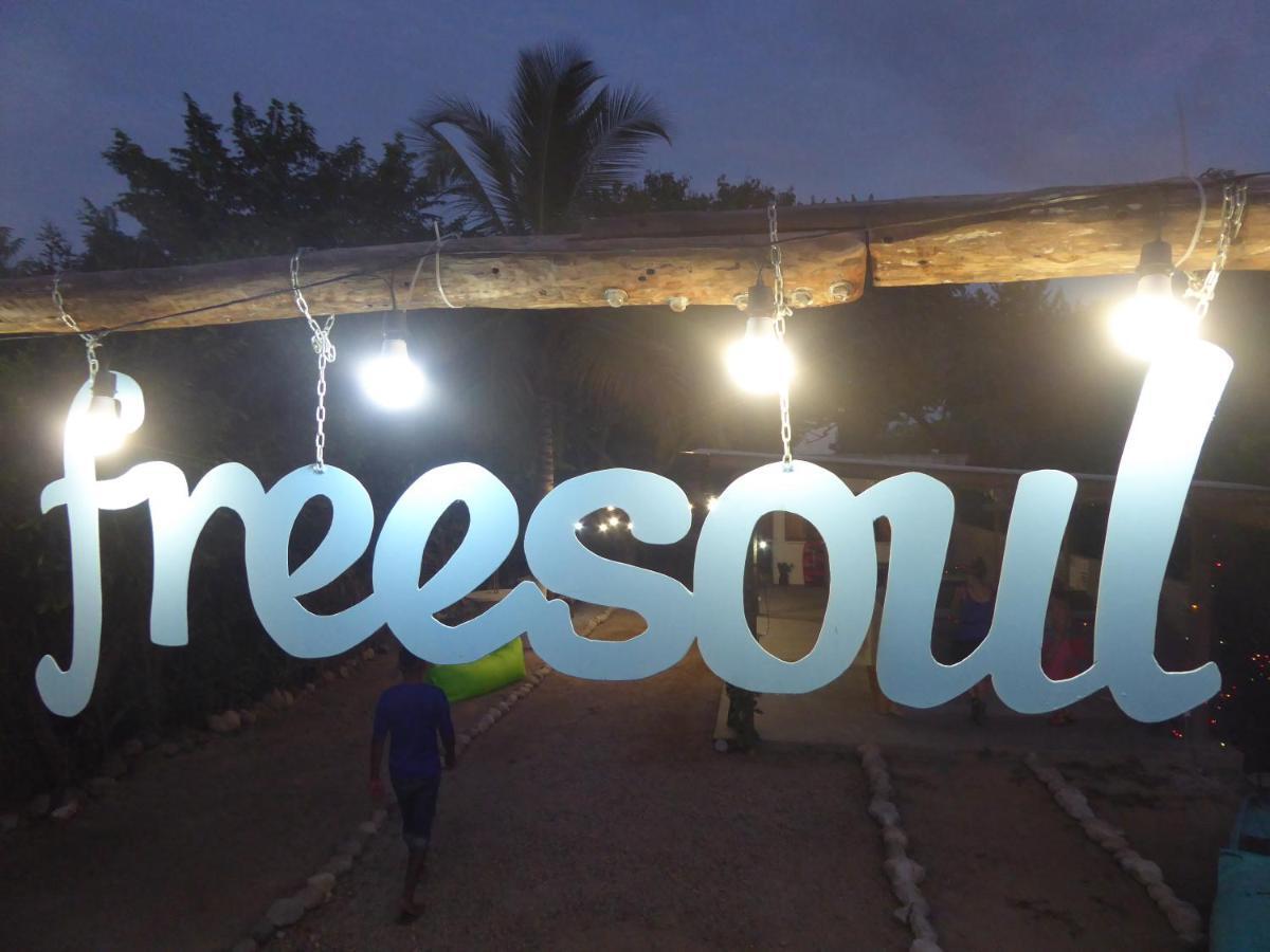 Freesoul Hostel Паломино Экстерьер фото